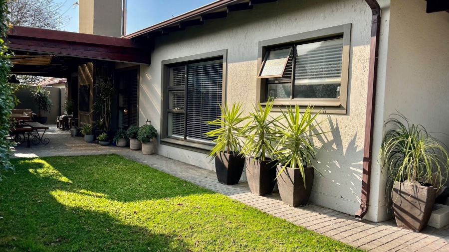 3 Bedroom Property for Sale in Earls Court Lifestyle Estate Western Cape